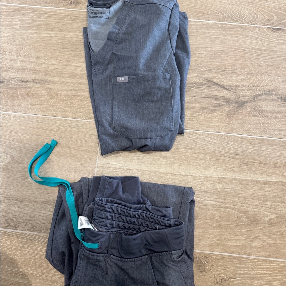 Figs with Turquoise Drawstring